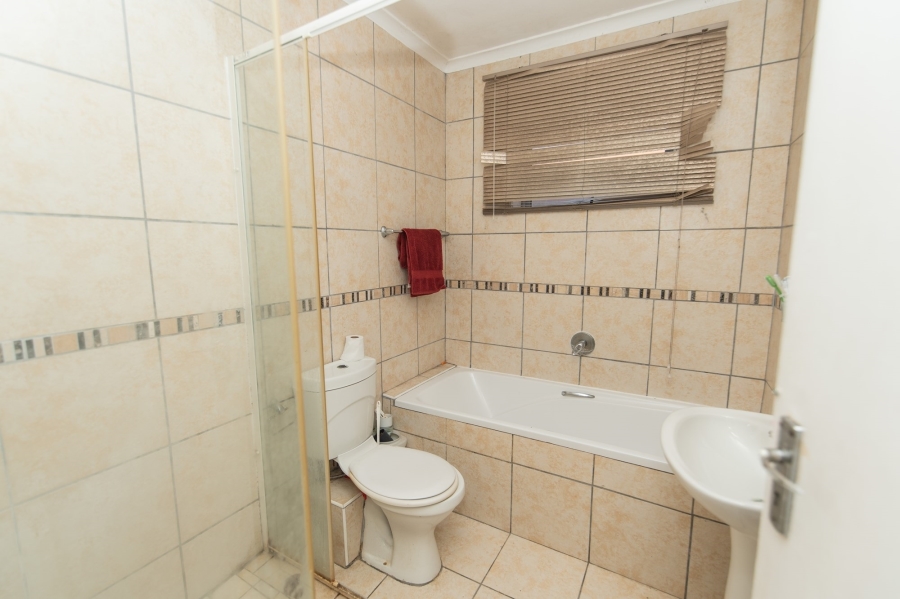 2 Bedroom Property for Sale in Parsonsvlei Eastern Cape